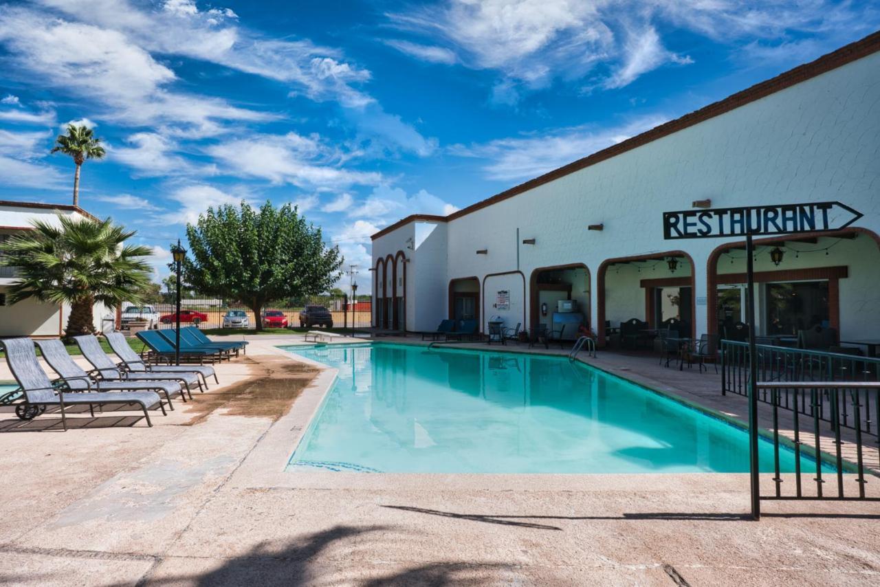 Hotel Hacienda Nuevo Casas Grandes Exterior foto