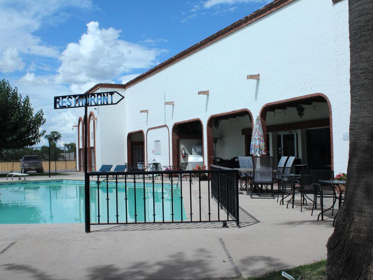 Hotel Hacienda Nuevo Casas Grandes Exterior foto